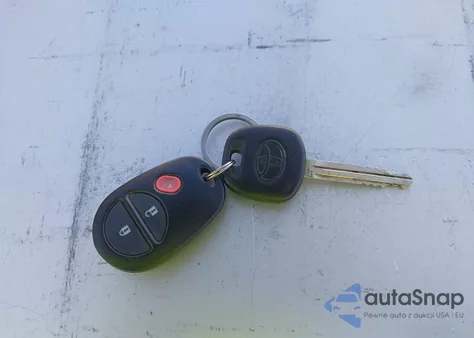 2015 Toyota Tacoma Prerunner V6 из США, поврежденный, VIN 3TMKU4HN2FM042647